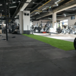 Profesionální gumová podlaha Brno – do komerčního fitness