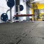 Gumová fitness puzzle podlaha Brno – tlumení nárazů a vibrací